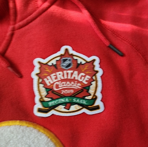 Fanatics Authentic Pro Calgary Fame Heritage Classic Hoody Mens medium - Picture 2 of 9